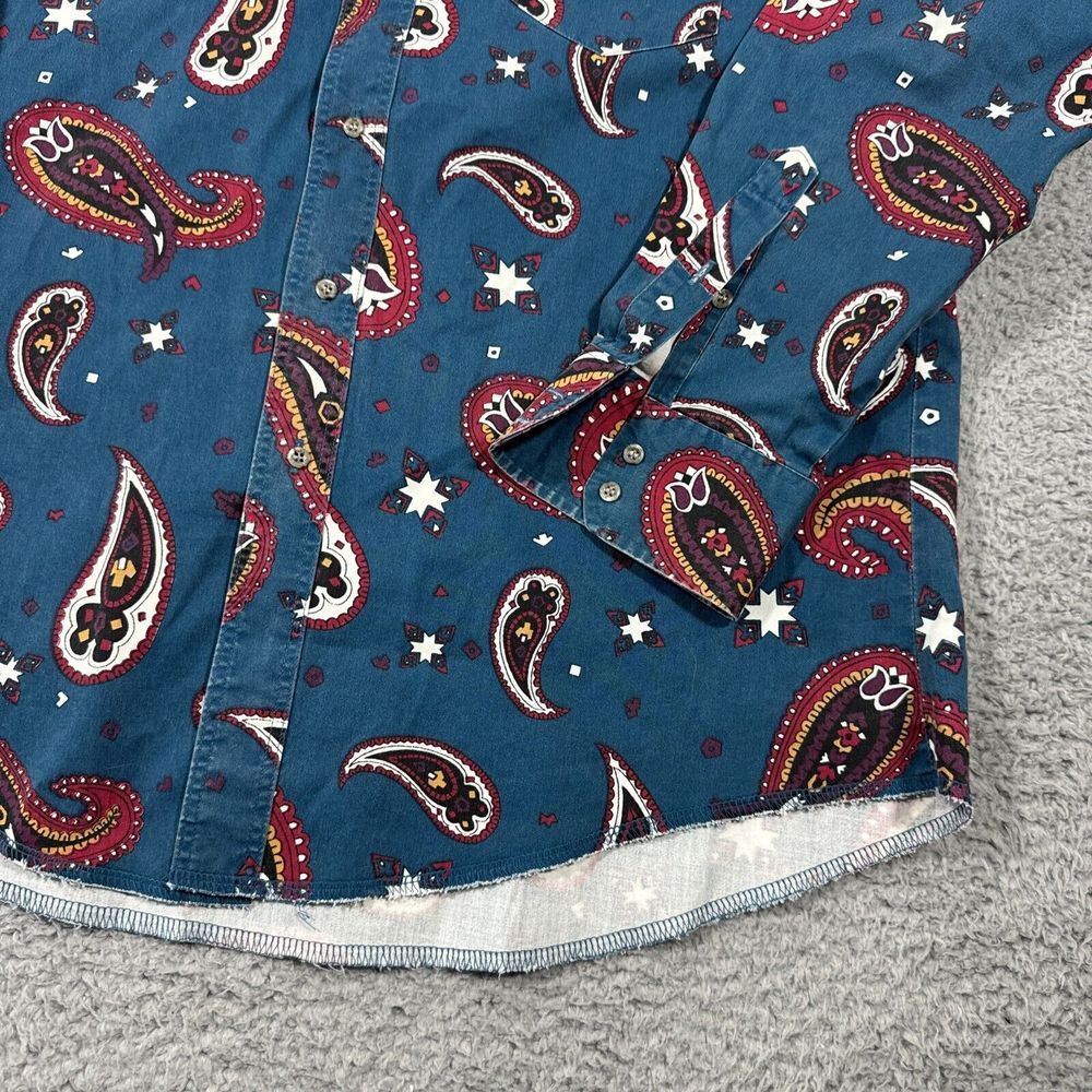 Wrangler Blue Paisley Button-Down Brushpopper - Picture 2 of 11